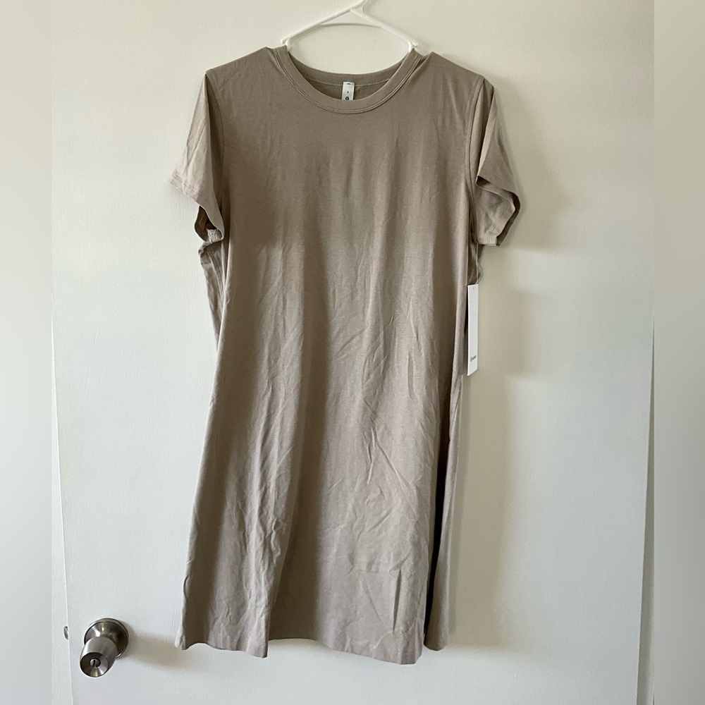 Lululemon classic fit cotton blend t-shirt dress NWT size 8. Color raw linen.